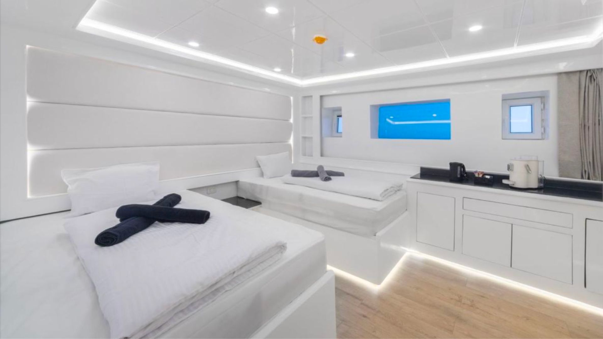 SUÍTE A+ TWIN a bordo do Yacht